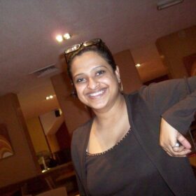 Image of Namrata, smiling.